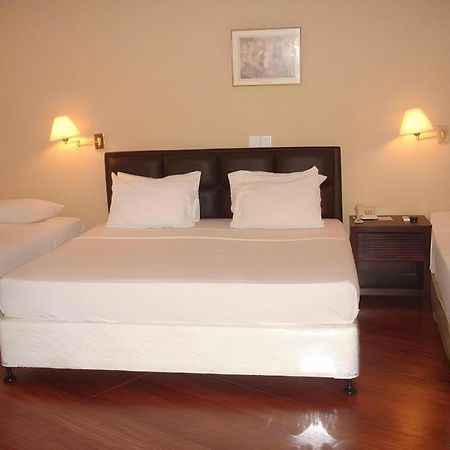 Devon Hotel Канді Екстер'єр фото