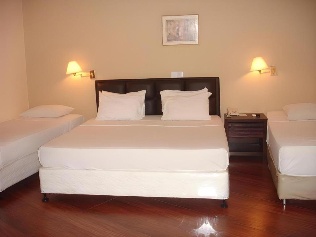 Devon Hotel Канді Екстер'єр фото