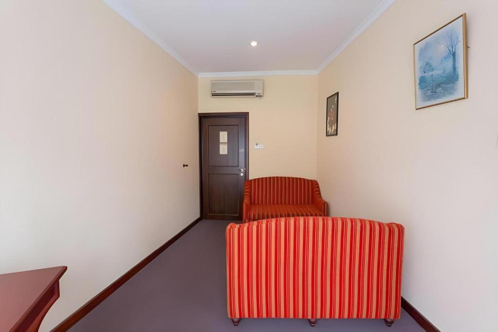 Devon Hotel Канді Екстер'єр фото