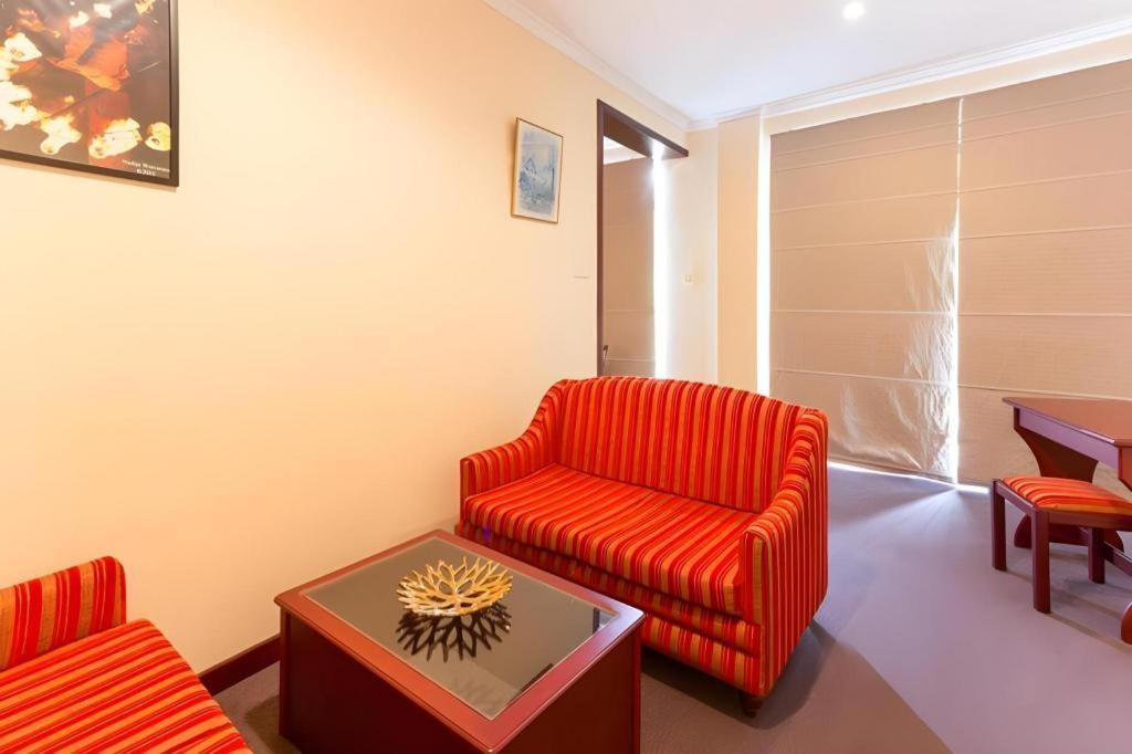 Devon Hotel Канді Екстер'єр фото