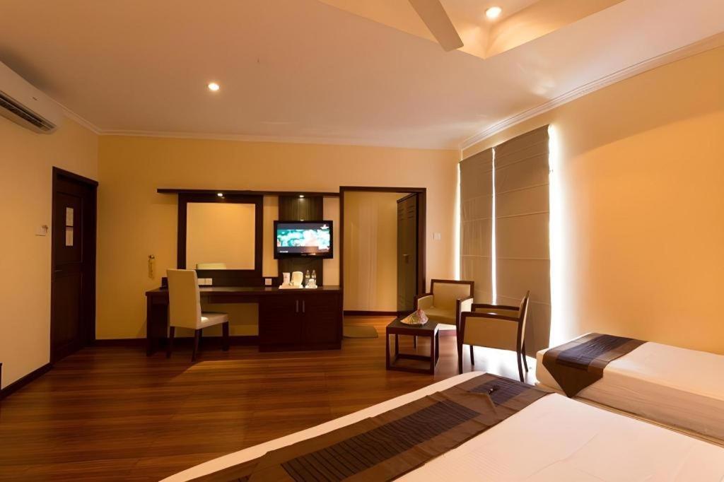 Devon Hotel Канді Екстер'єр фото