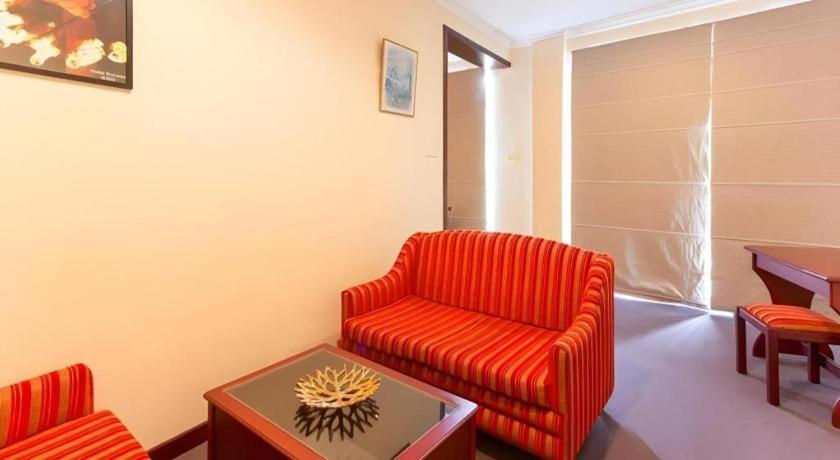Devon Hotel Канді Екстер'єр фото
