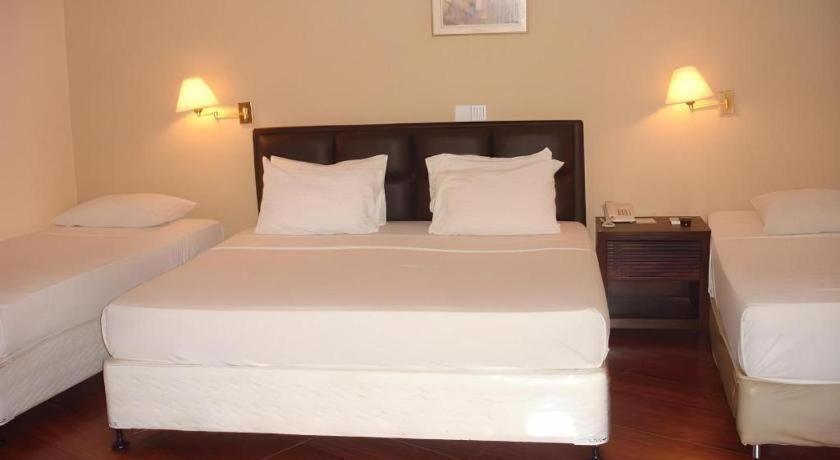 Devon Hotel Канді Екстер'єр фото