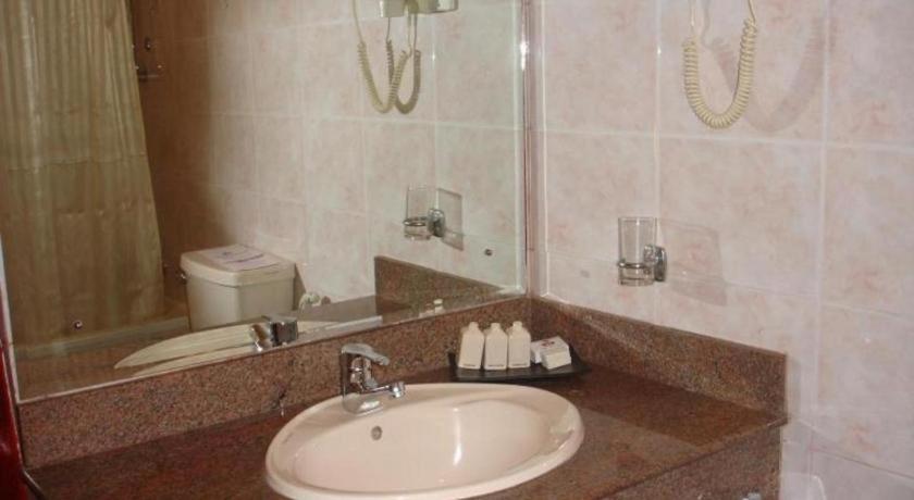 Devon Hotel Канді Екстер'єр фото