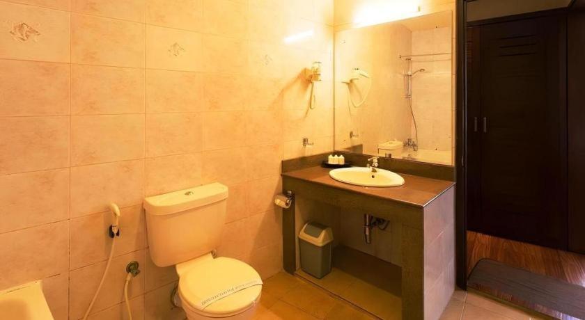 Devon Hotel Канді Екстер'єр фото